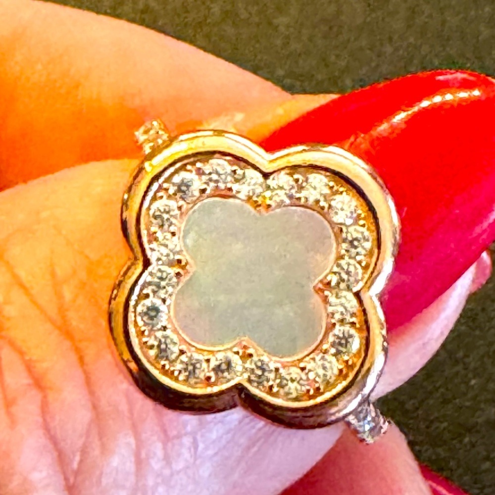 NWT fine jewelry 4 leaf Clover Ring mother of pearl face rose‎ gold